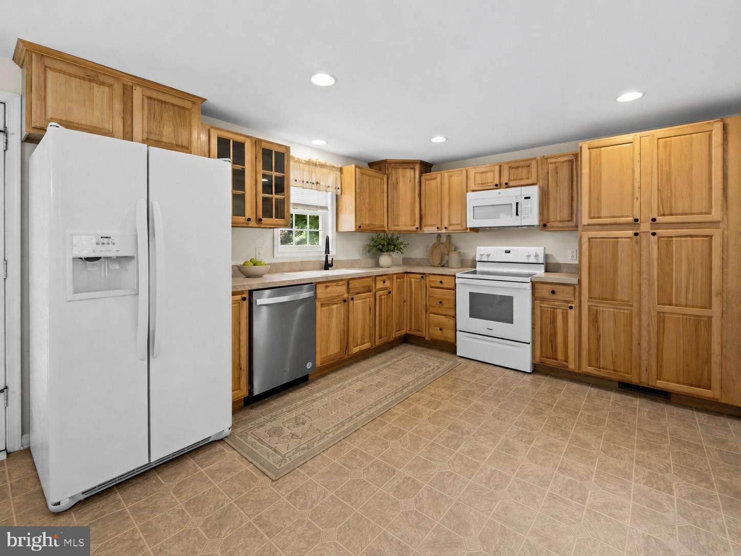 23116 Gilpin Point Road Preston, MD 21655 - Photo 14 of 66 Bright and functional Kitchen.