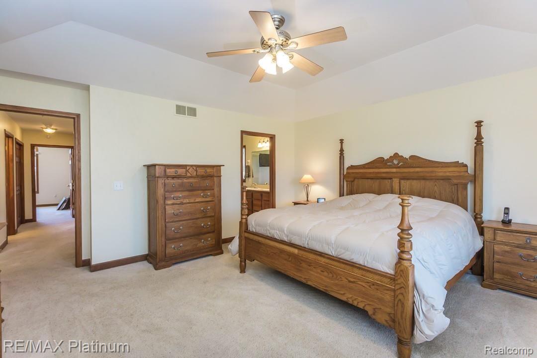 11072 Hibner Road Hartland, MI 48353 - Photo 15 of 52 AB6A9035.jpg