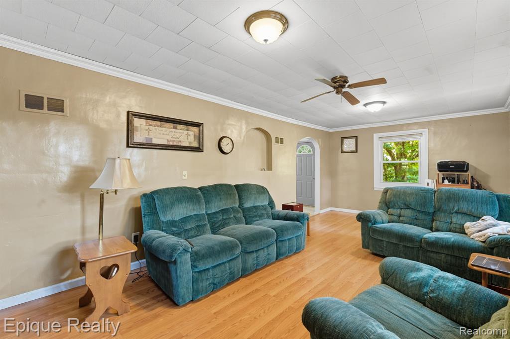 2051 Byron Road Howell, MI 48855 - Photo 12 of 32 Gallery Image 12