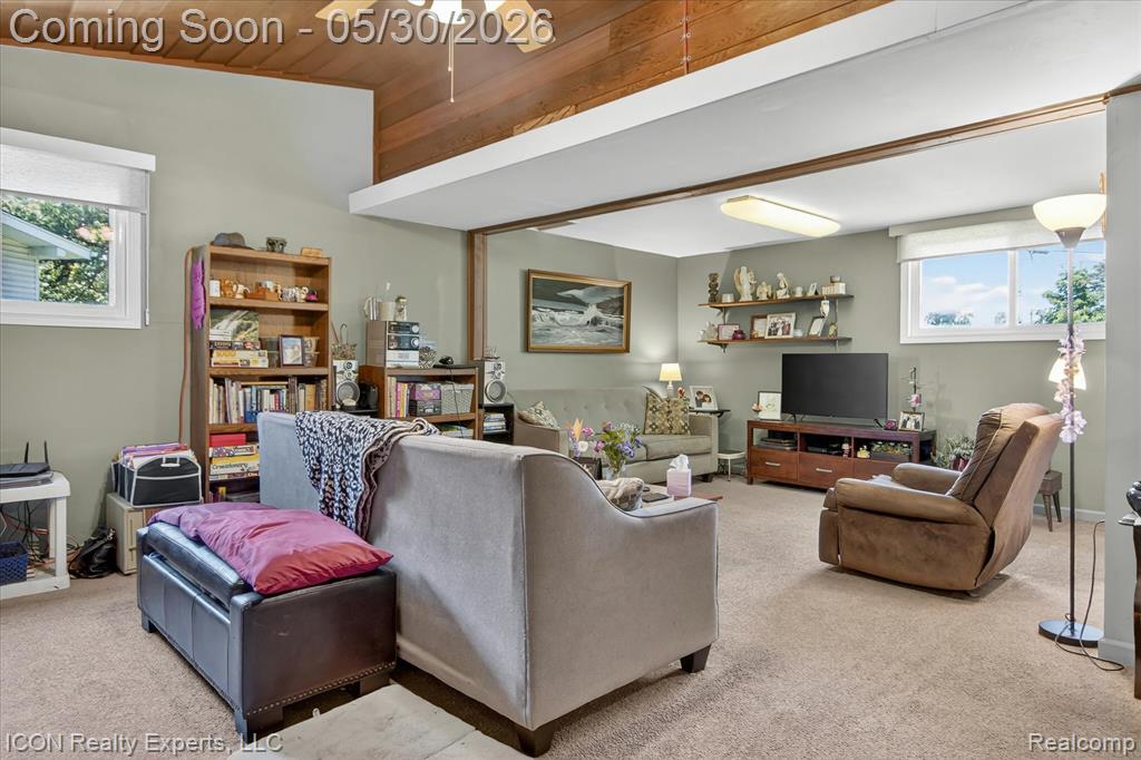 1869 Middle Trail Road Walled Lake, MI 48390 - Photo 31 of 46