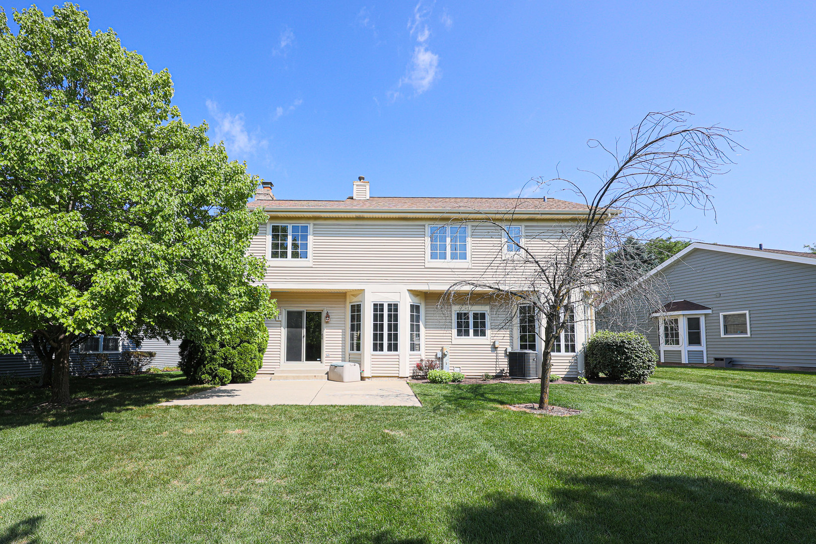 629 Dogleg Lane Bartlett, IL 60103 - Photo 37 of 37 a front view of a house with a garden