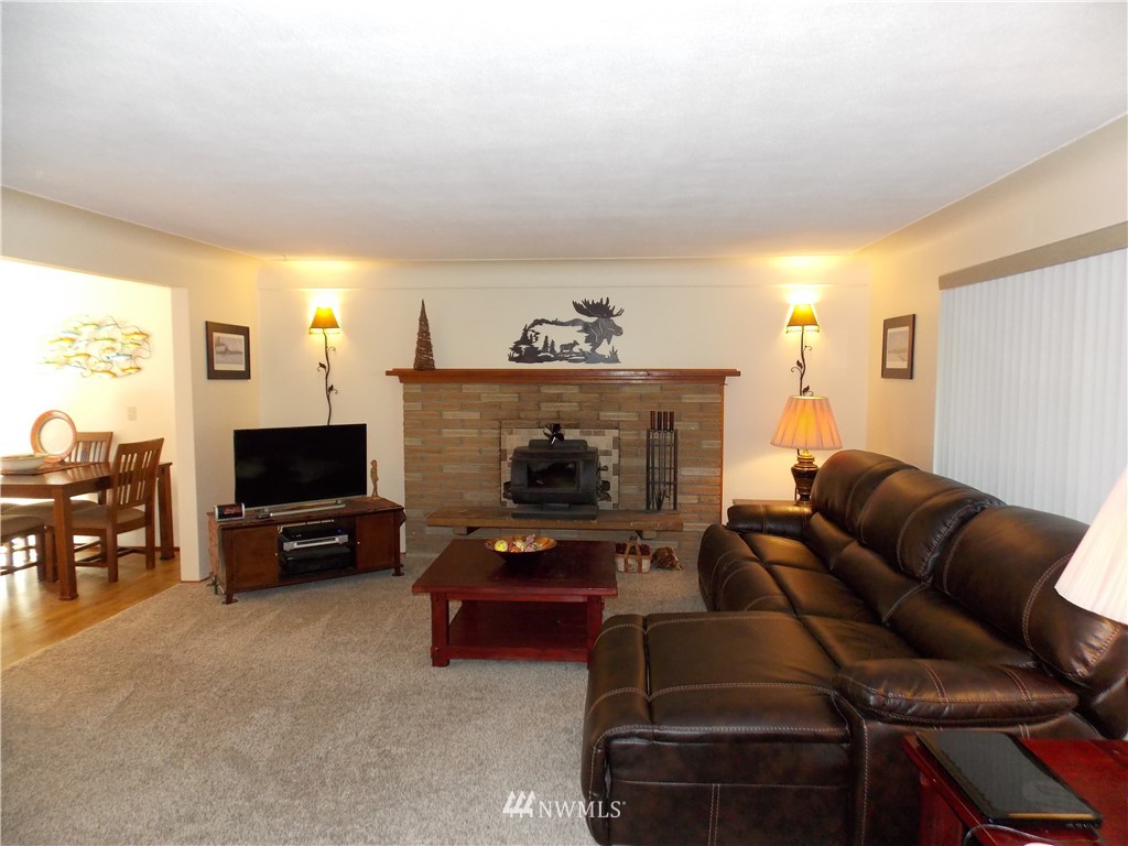 91 Southeast Bayview Road Shelton, WA 98584 - Photo 2 of 26 Gallery Image 2