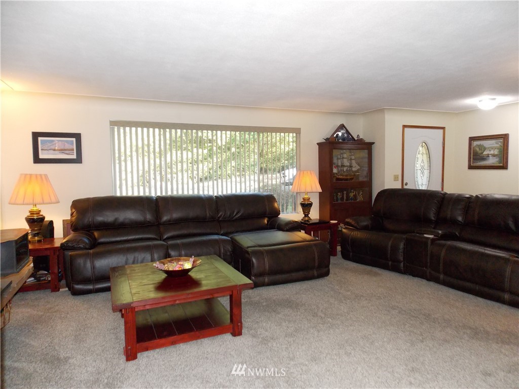 91 Southeast Bayview Road Shelton, WA 98584 - Photo 3 of 26 Gallery Image 3