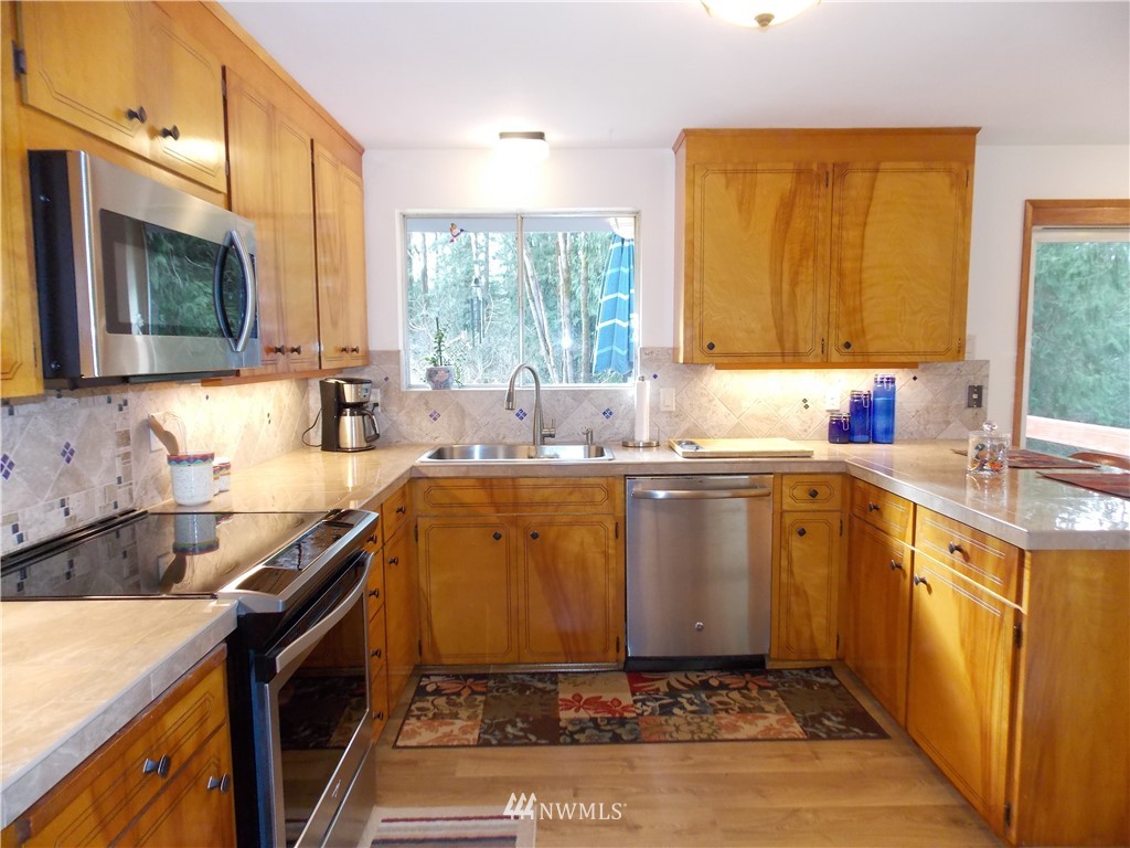 91 Southeast Bayview Road Shelton, WA 98584 - Photo 4 of 26 Gallery Image 4