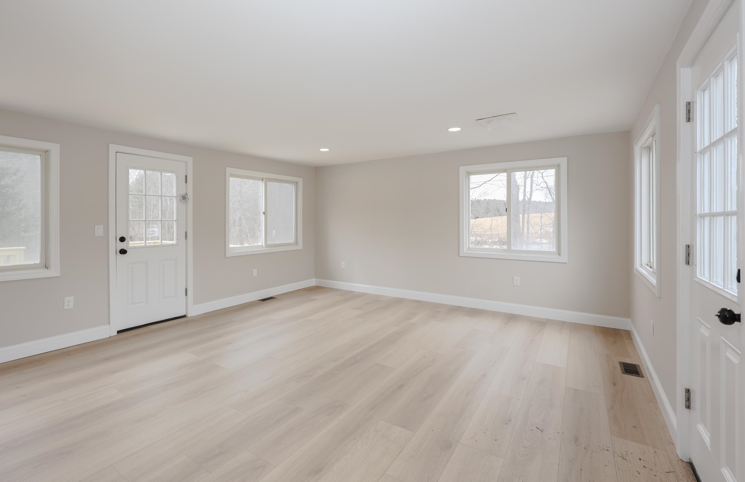 283 Liberty Hill Road Bedford, NH 03110 - Photo 9 of 42