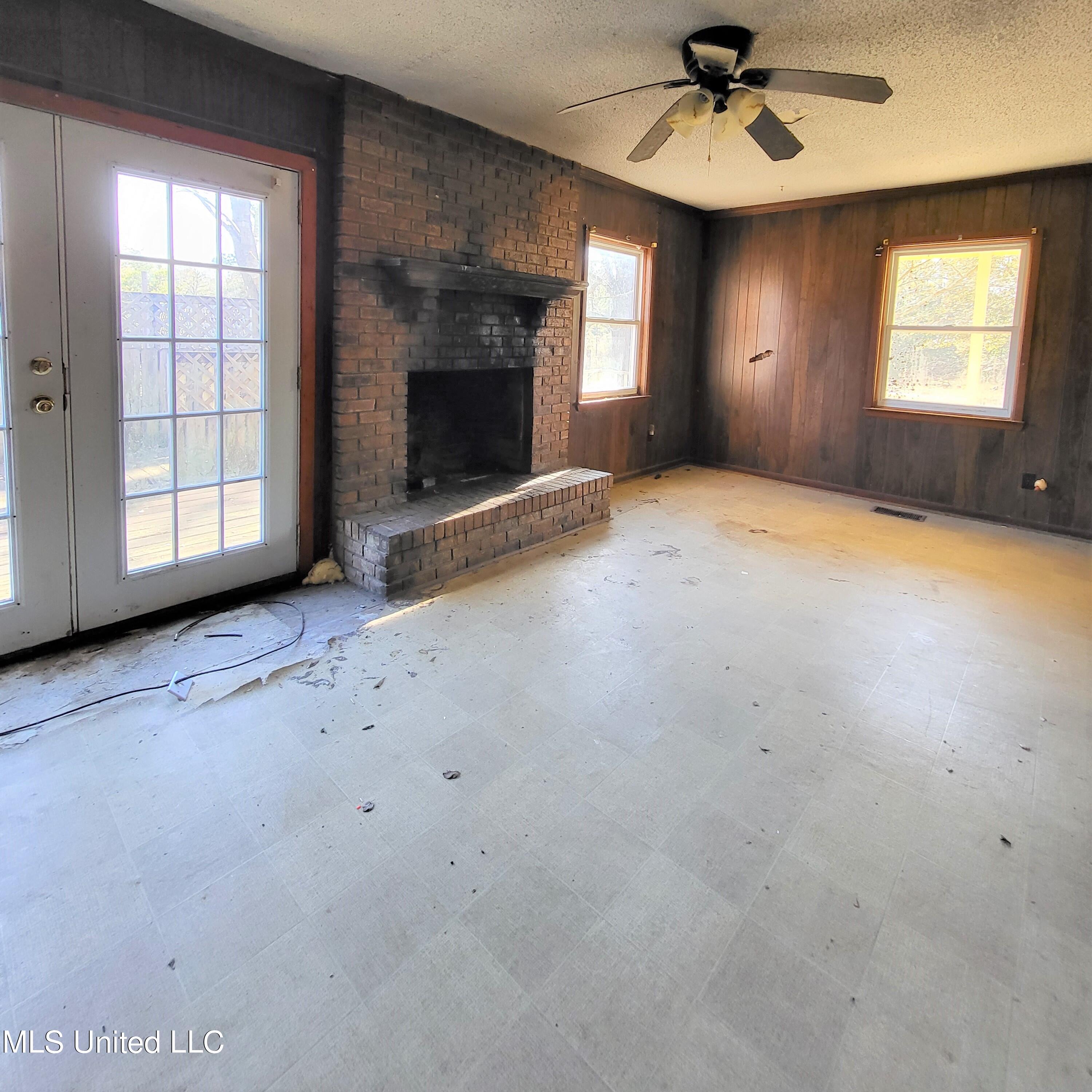 19229 Mary Shamis Road Saucier, MS 39574 - Photo 2 of 12 20211203_103839