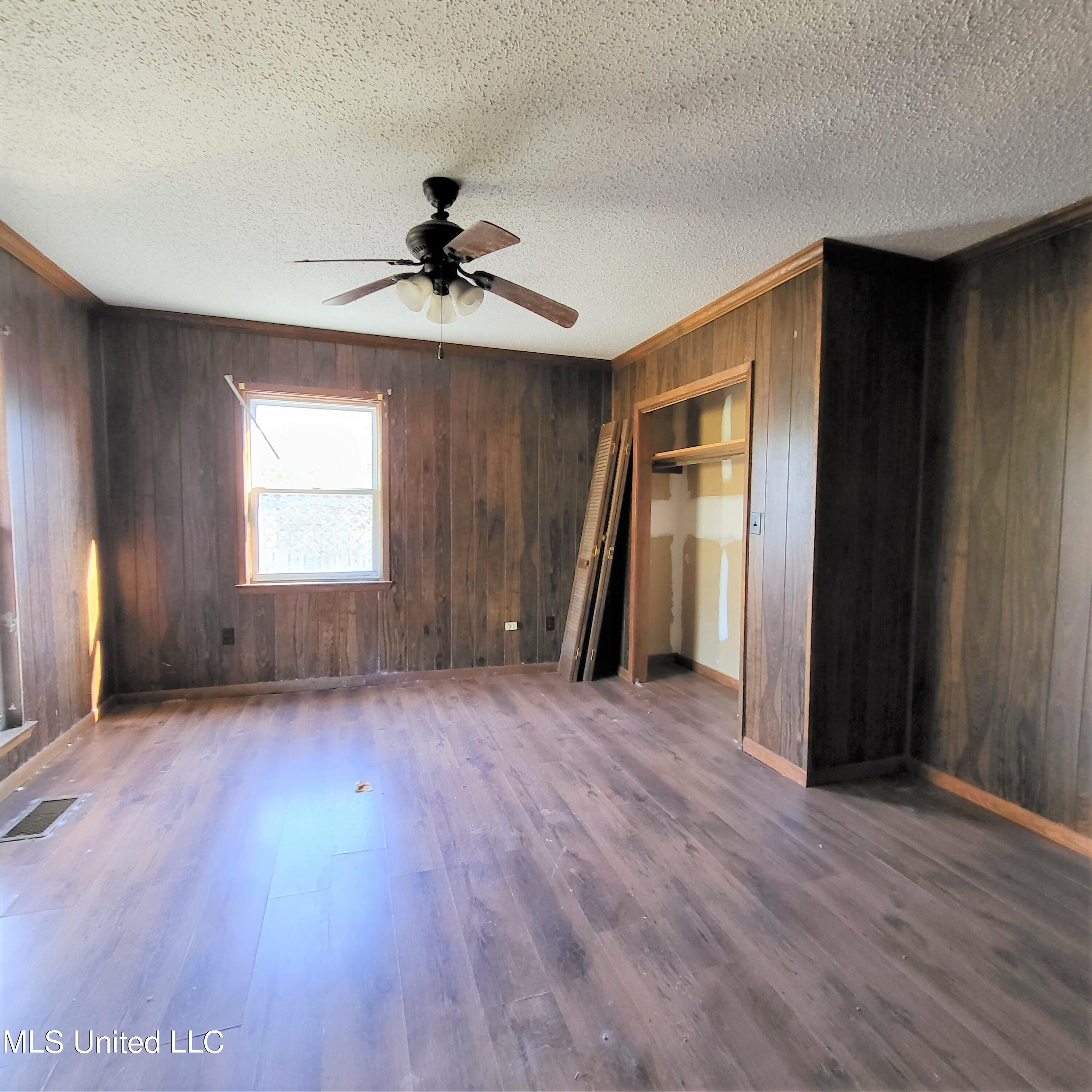 19229 Mary Shamis Road Saucier, MS 39574 - Photo 5 of 12 20211203_103621