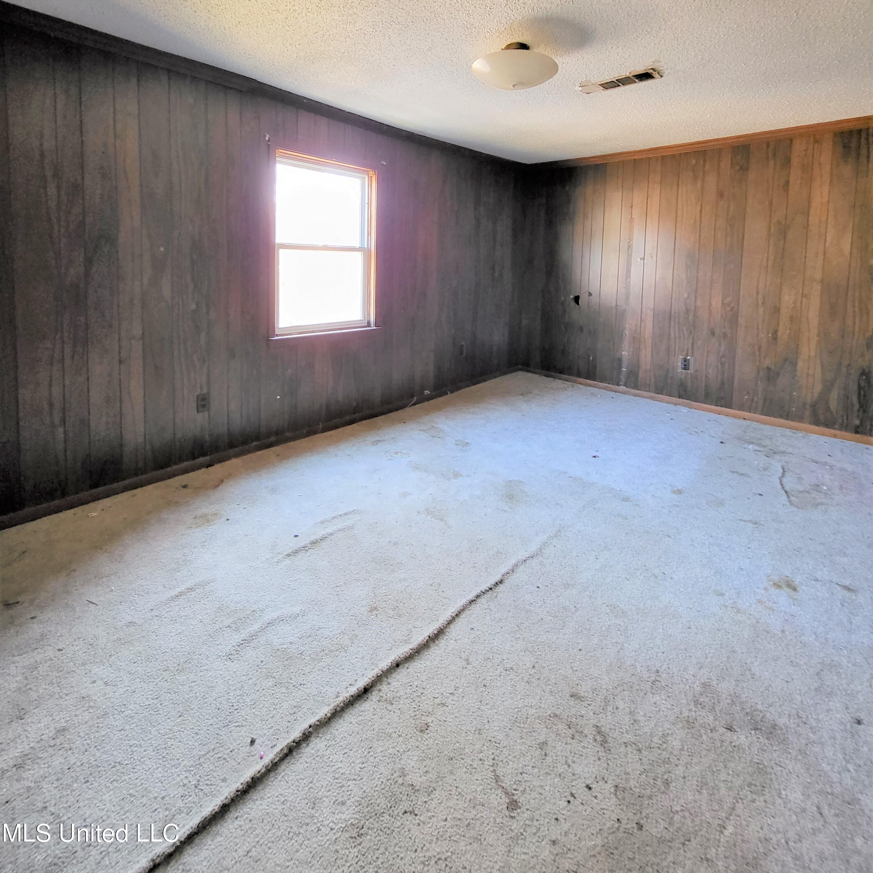 19229 Mary Shamis Road Saucier, MS 39574 - Photo 6 of 12 20211203_103729