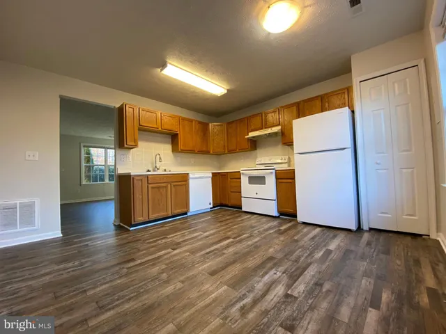 $1,895 | 9609 Coventry Creek Drive, Fredericksburg, VA 22408