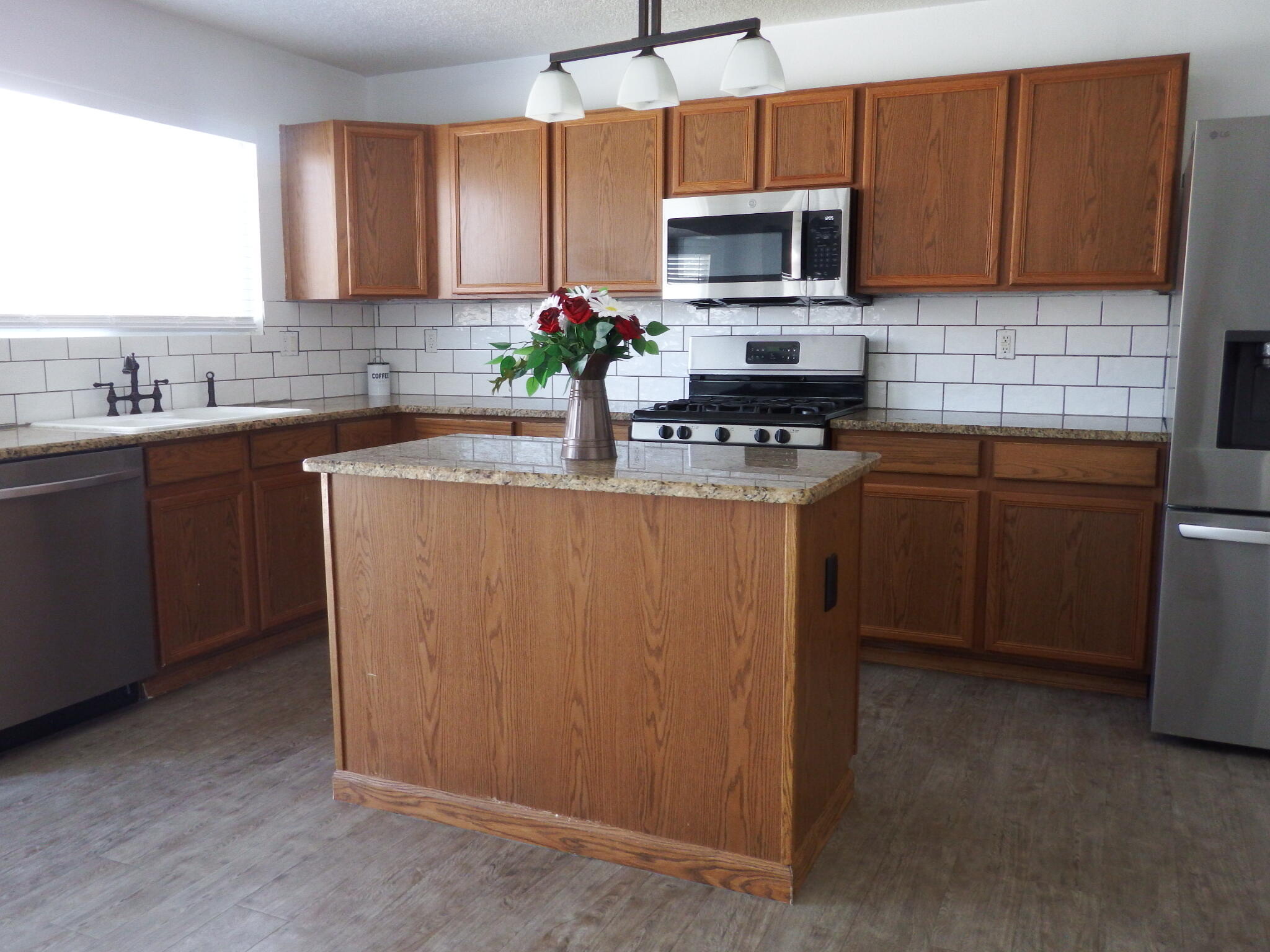 5317 Buckeye Court Northeast Rio Rancho, NM 87144 - Photo 5 of 19 Gallery Image 5
