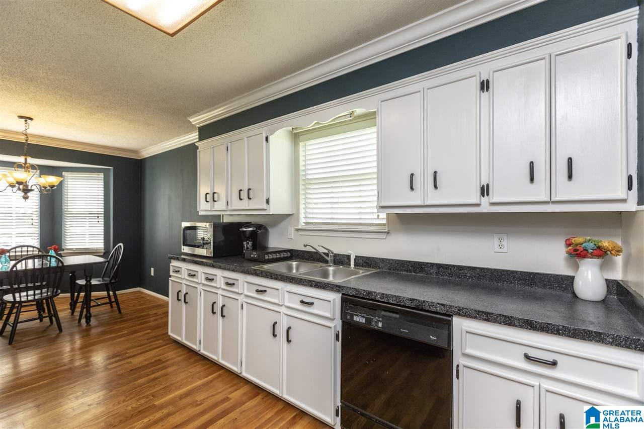 266 Flint Avenue Gardendale, AL 35071 - Photo 7 of 33