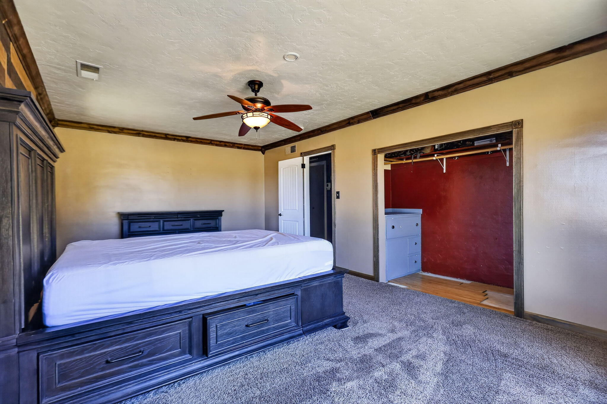 5525 Churn Creek Road Redding, CA 96002 - Photo 32 of 69 Bedroom