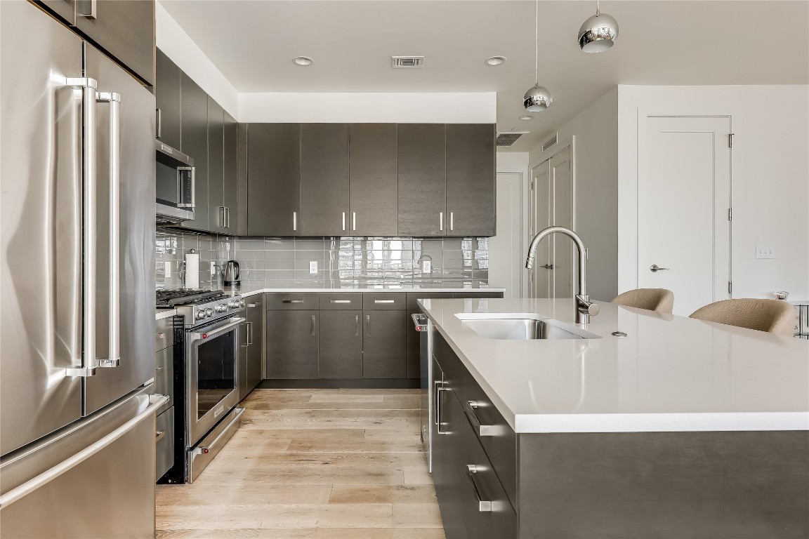 222 West Avenue, Unit 2413 Austin, TX 78701 - Photo 20 of 33