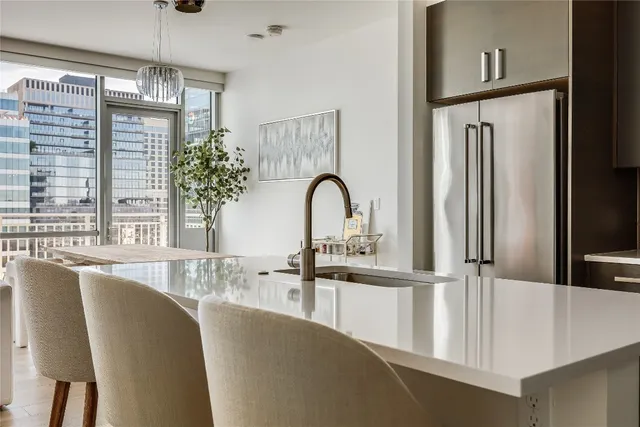 $5,500 | 222 West Avenue, Unit 2413, Austin, TX 78701