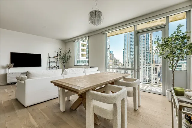 $5,500 | 222 West Avenue, Unit 2413, Austin, TX 78701