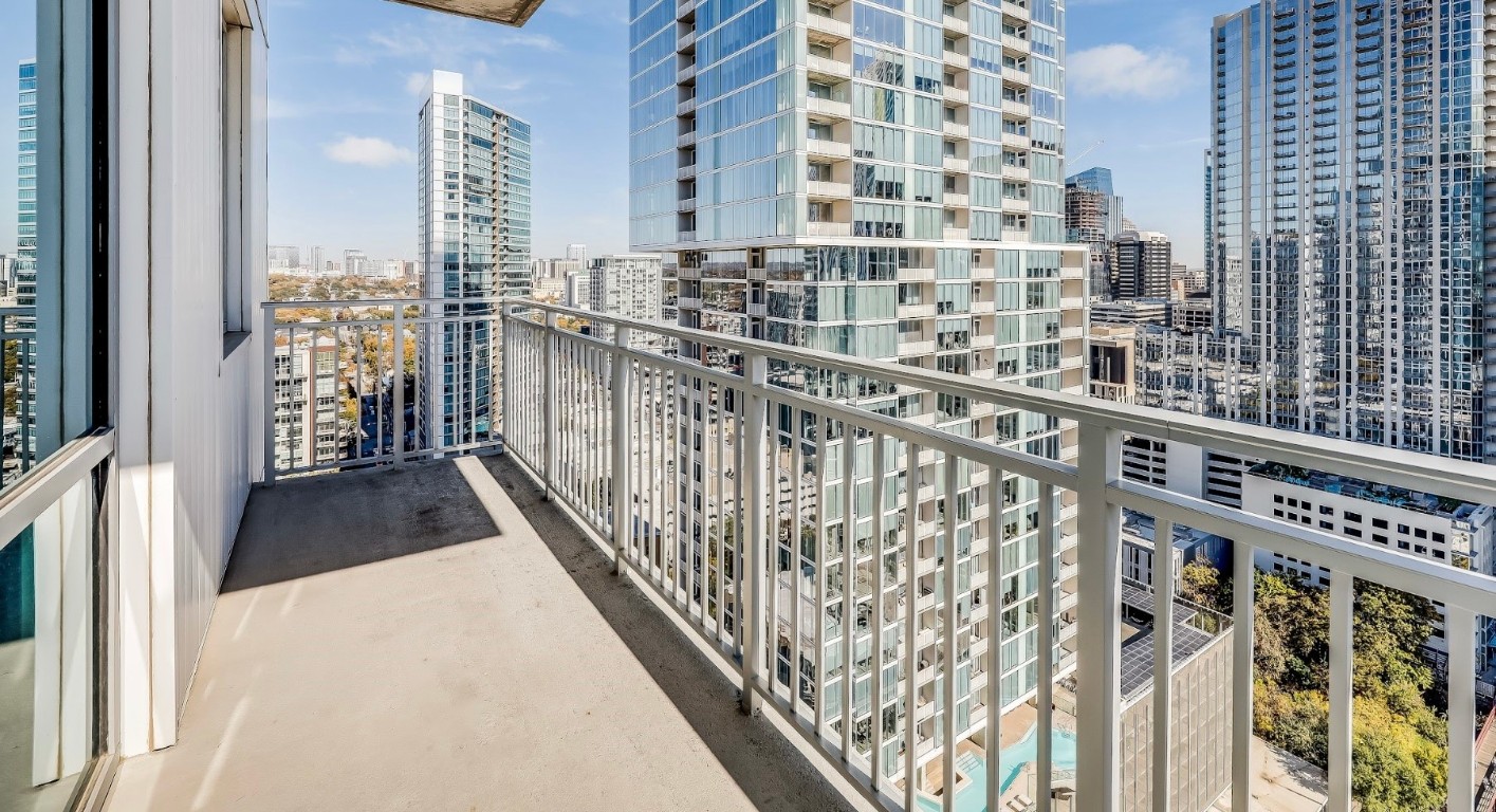 222 West Avenue, Unit 2413 Austin, TX 78701 - Photo 7 of 33