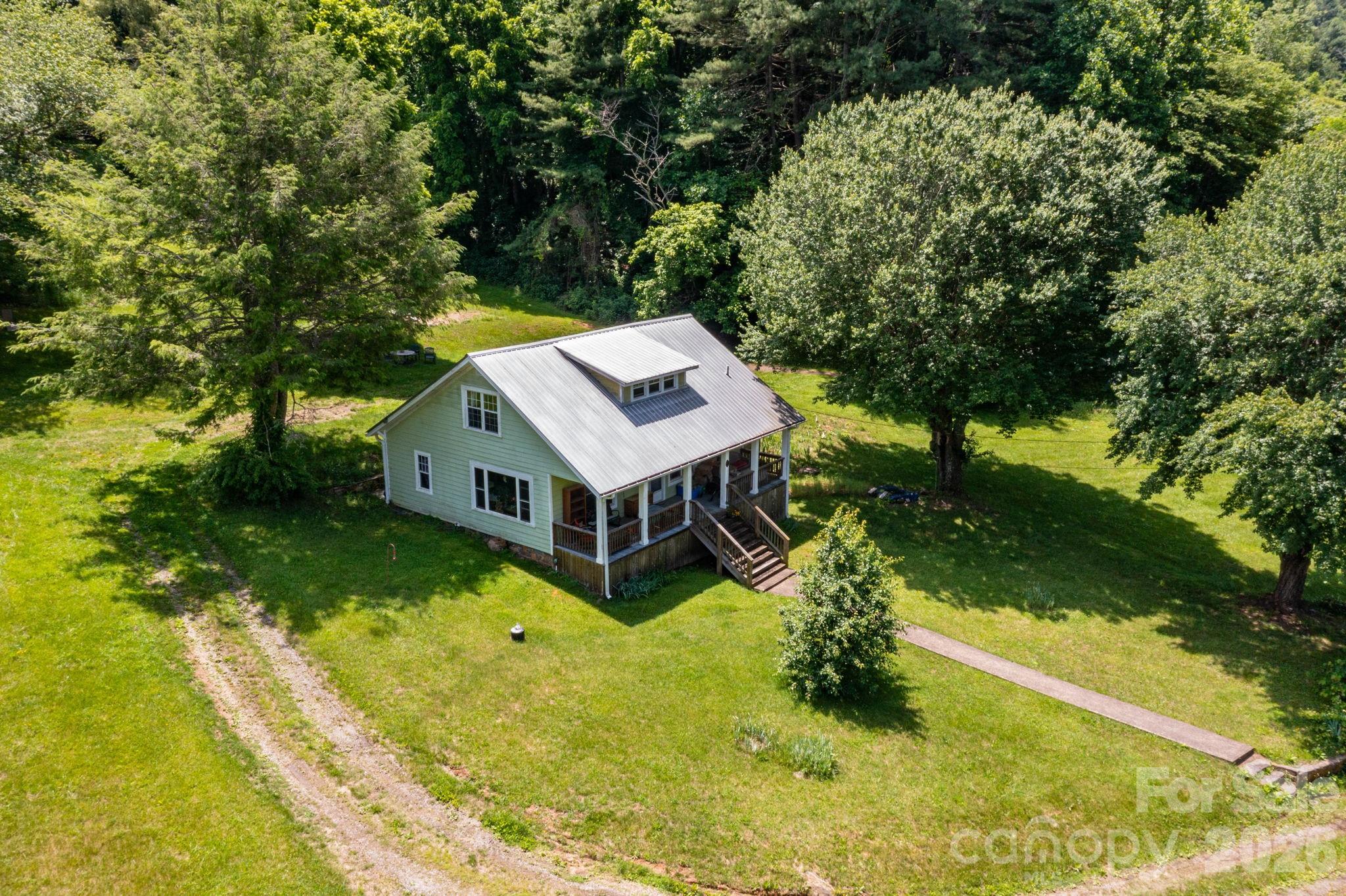 329 North Fork Road Barnardsville, NC 28709 - Photo 3 of 33