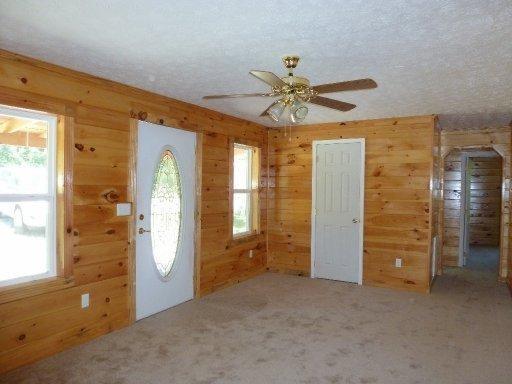 112 Ashley Road Jamestown, TN 38556 - Photo 5 of 20 living room