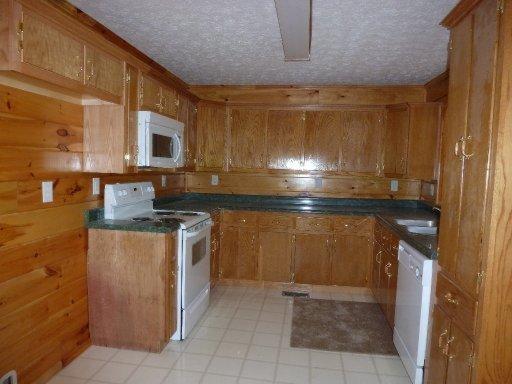 112 Ashley Road Jamestown, TN 38556 - Photo 7 of 20 kitchen