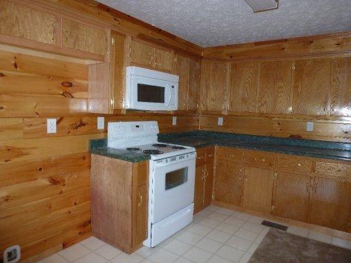 112 Ashley Road Jamestown, TN 38556 - Photo 8 of 20 kitchen2