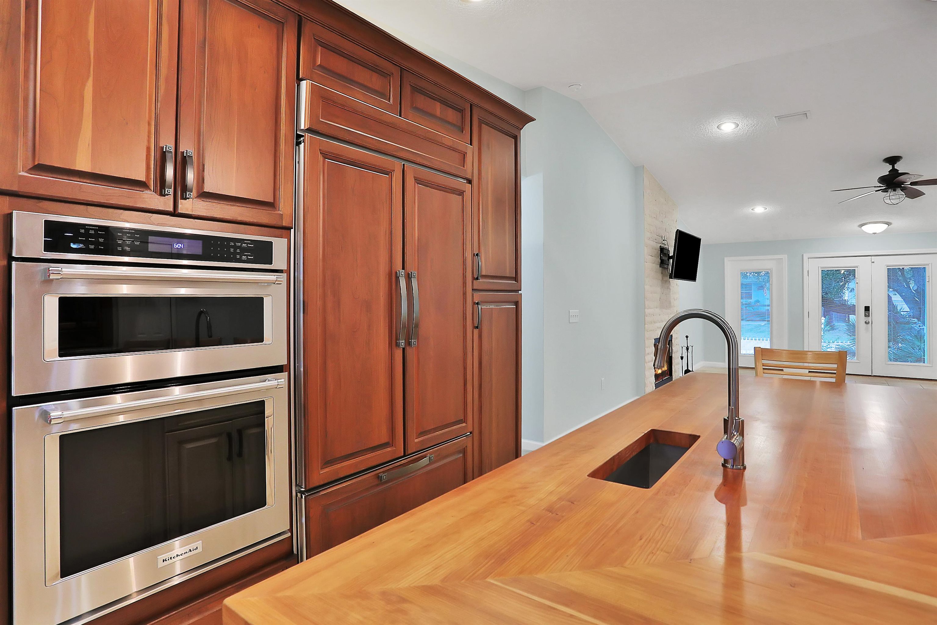 405 Boating Club Road St. Augustine, FL 32084 - Photo 20 of 35 a kitchen with a stove and a microwave