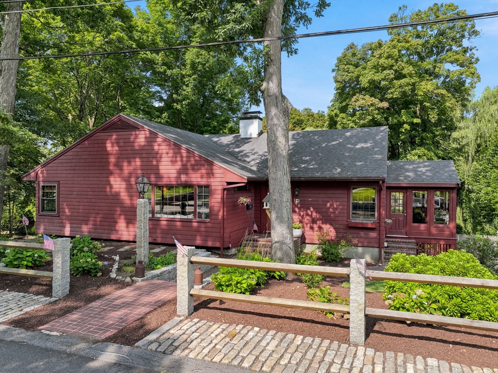 41 Brook Street Wakefield, MA 01880 - Photo 1 of 42 Gallery Image 1