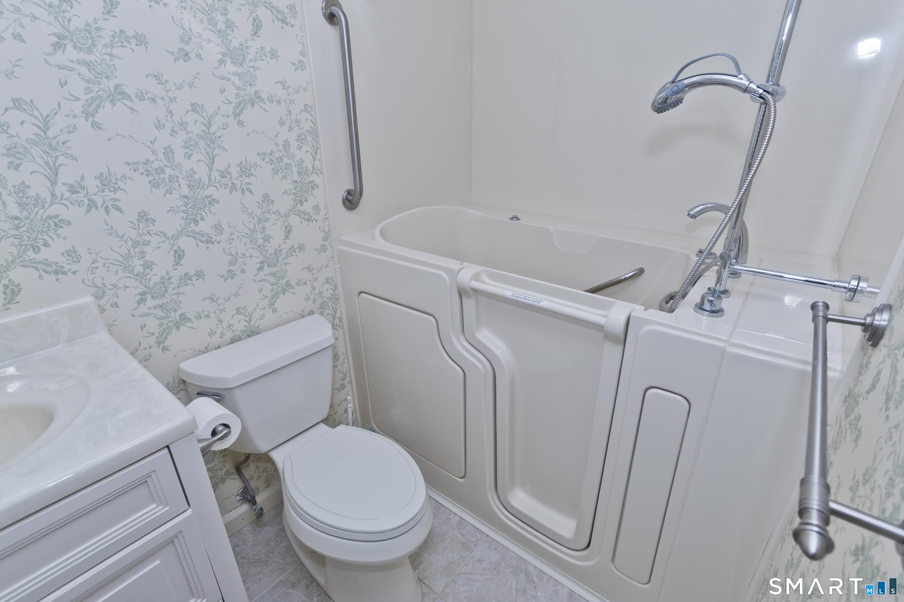 1 Strathmore Lane, Unit 1 Suffield, CT 06078 - Photo 28 of 36 Gallery Image 28