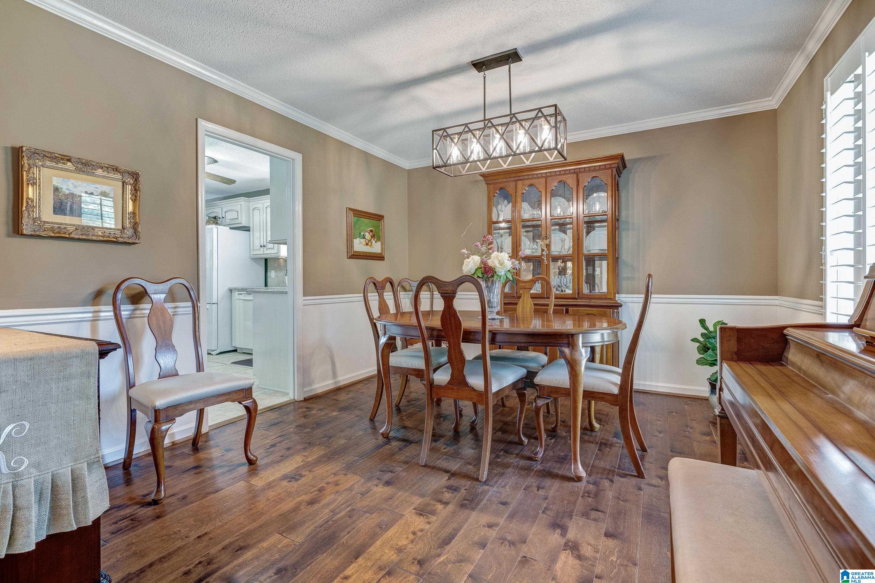 853 Ridgecrest Drive Gardendale, AL 35071 - Photo 9 of 34