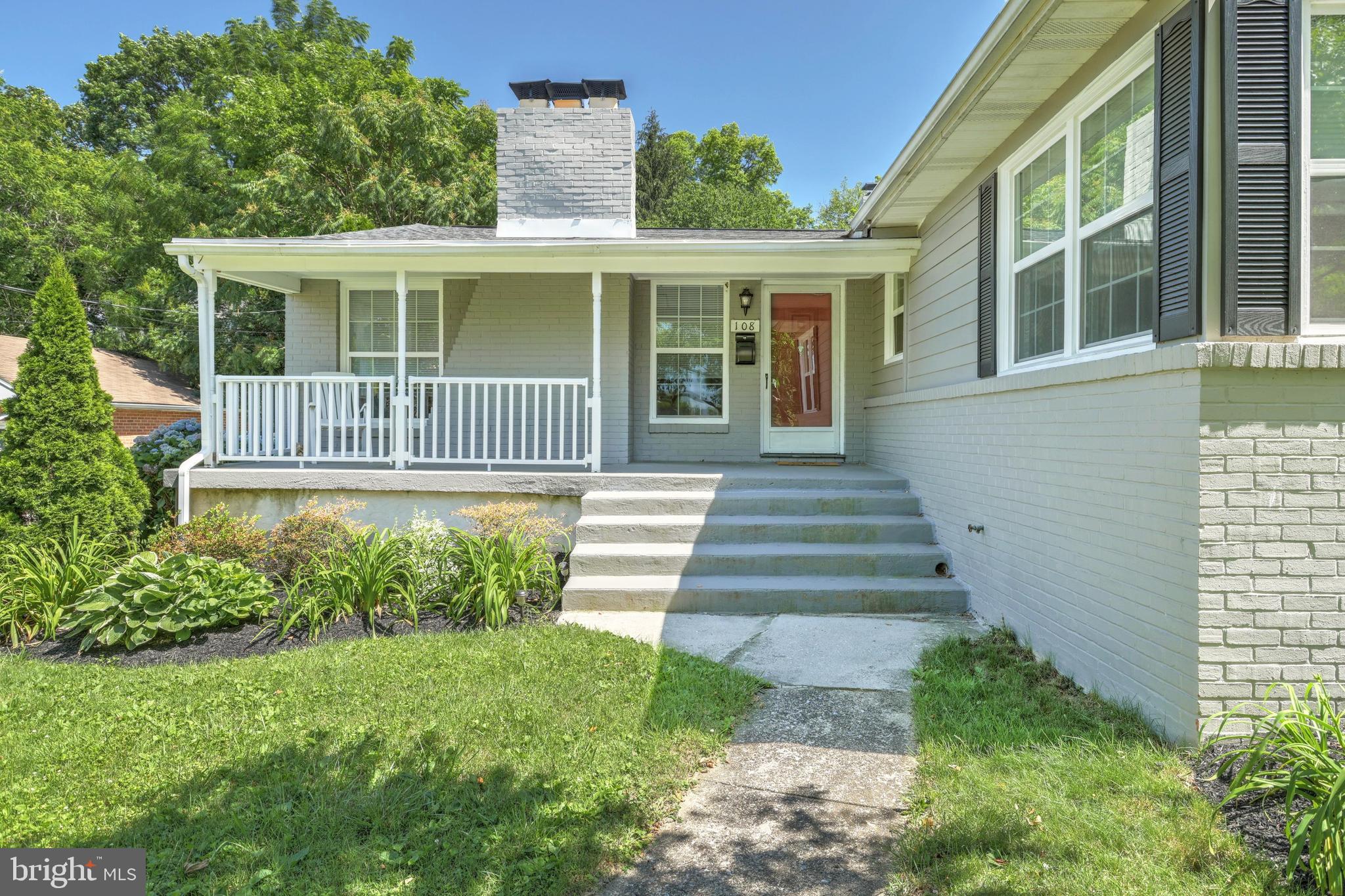 108 Irving Road York, PA 17403 - Photo 3 of 34 Front Porch