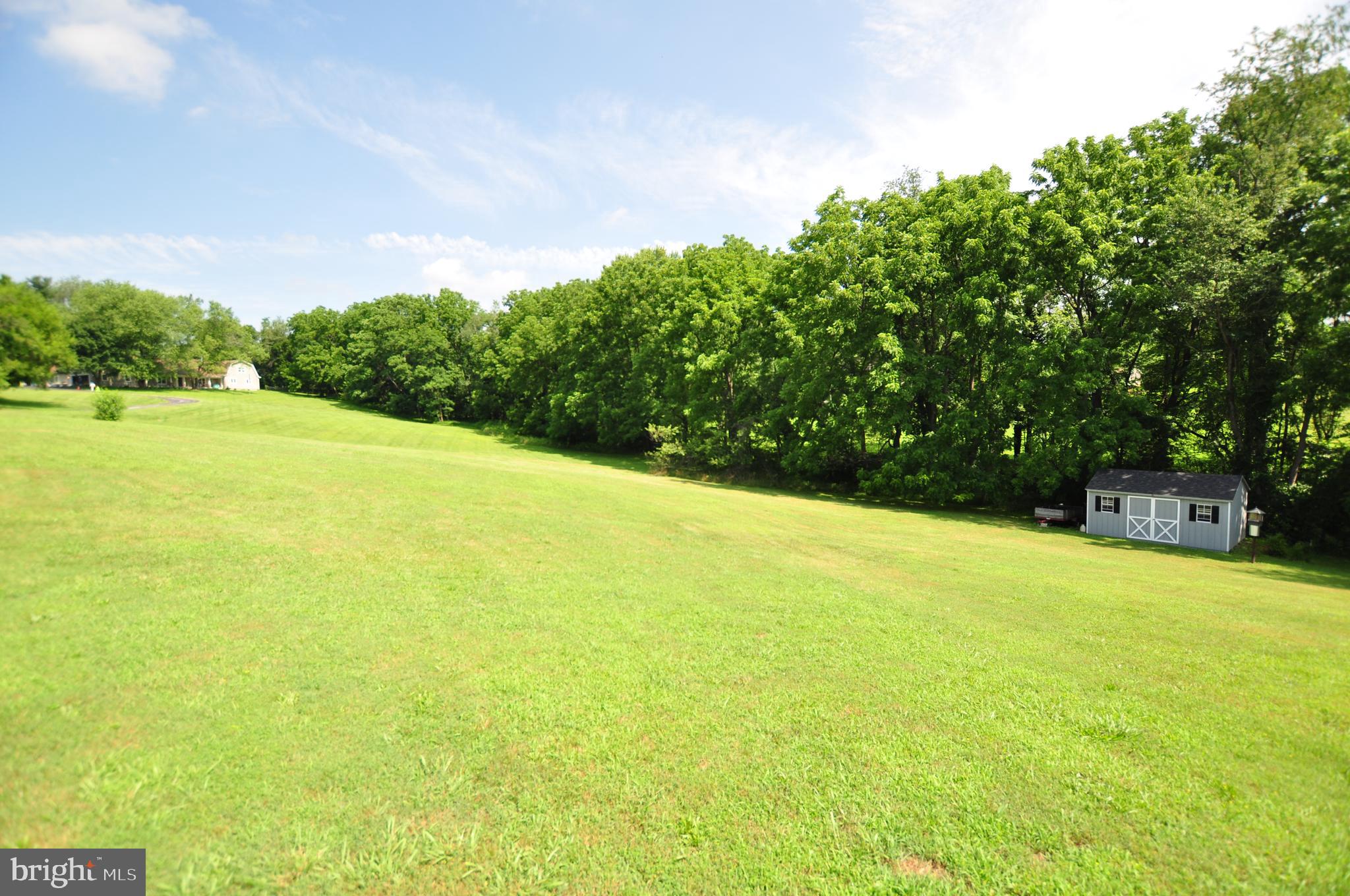 23309 Woodfield Road Gaithersburg, MD 20882 - Photo 13 of 69 Yard View