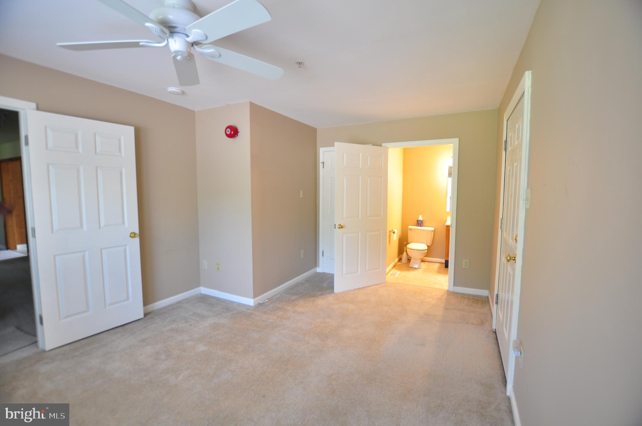 23309 Woodfield Road Gaithersburg, MD 20882 - Photo 19 of 69 Den