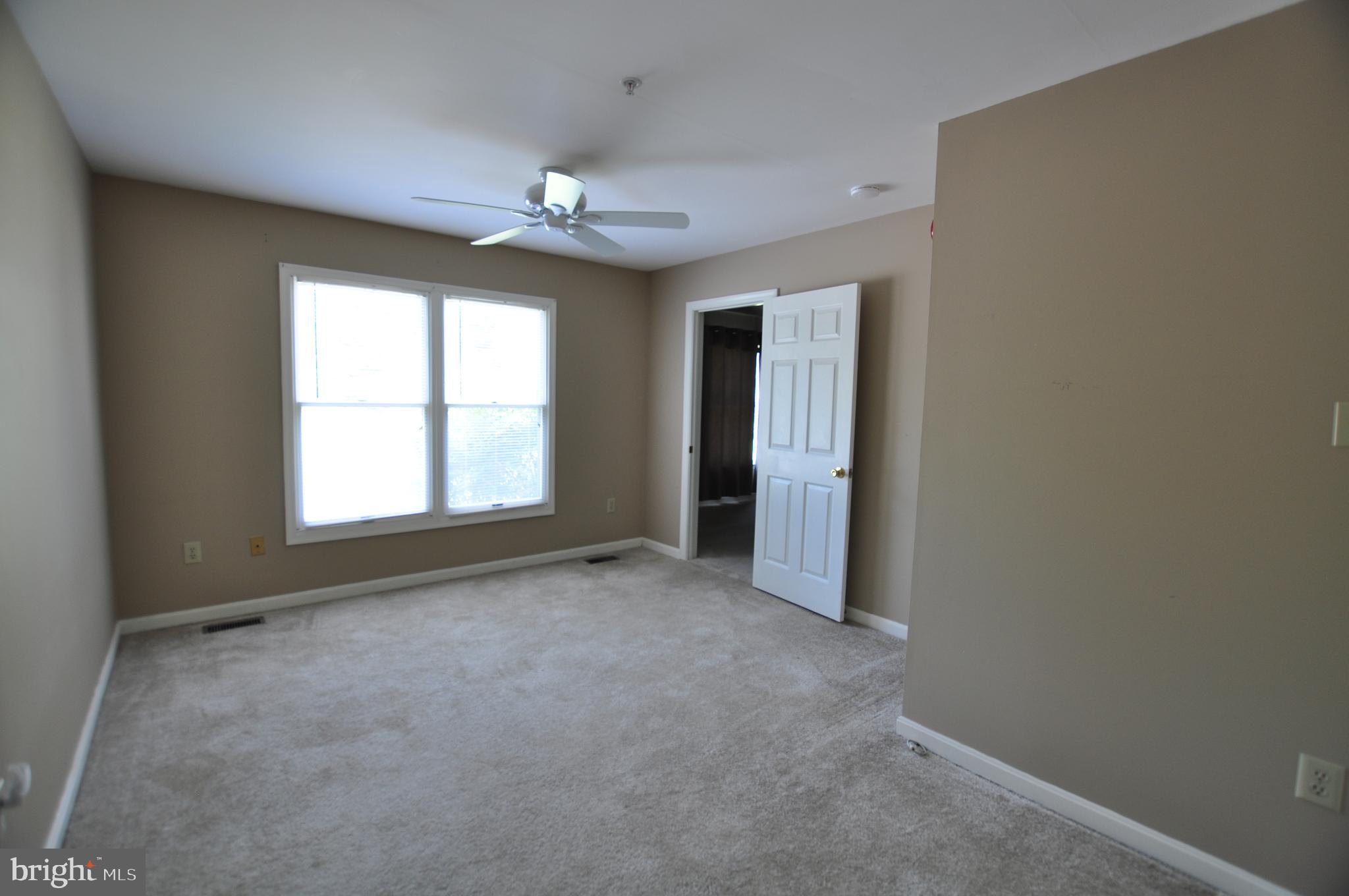 23309 Woodfield Road Gaithersburg, MD 20882 - Photo 20 of 69 Den