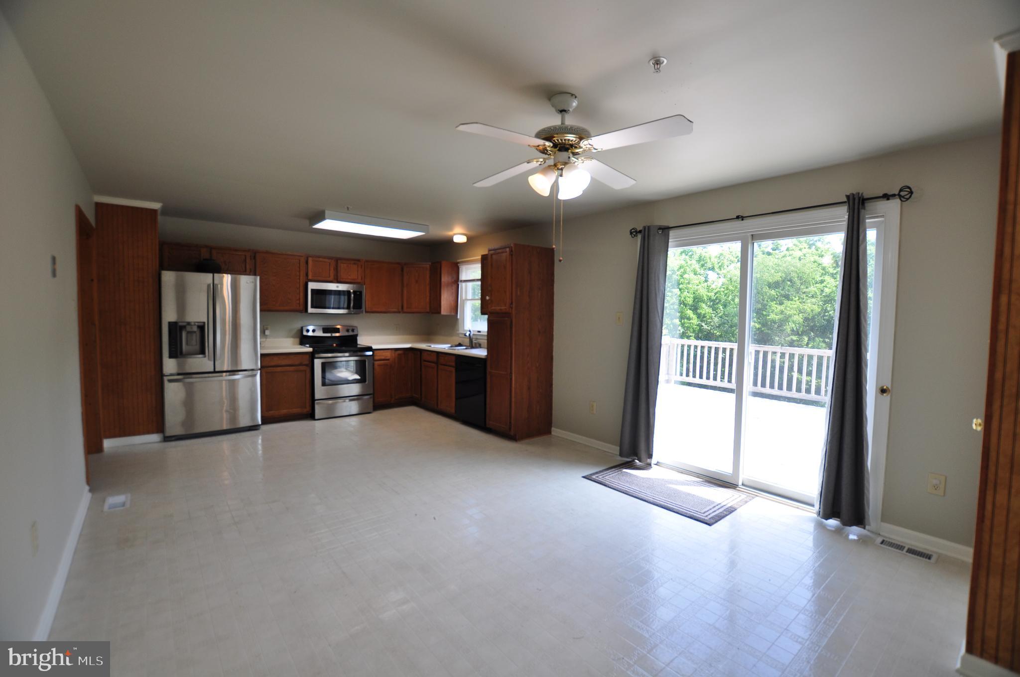23309 Woodfield Road Gaithersburg, MD 20882 - Photo 25 of 69 Kitchen