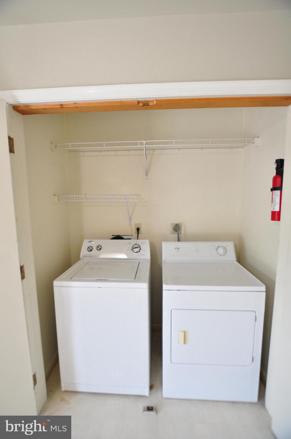 23309 Woodfield Road Gaithersburg, MD 20882 - Photo 26 of 69 1st Floor Laundry