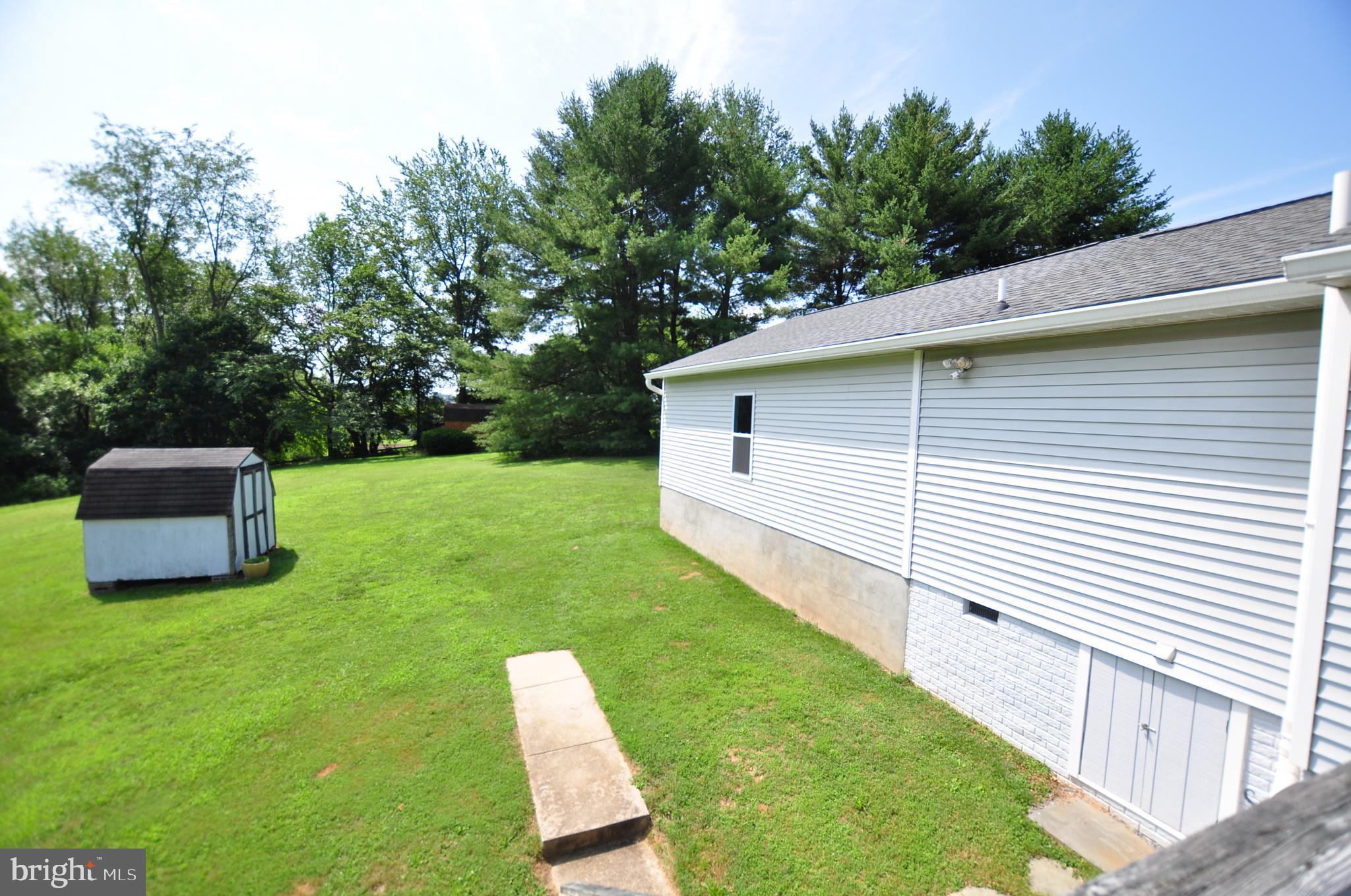 23309 Woodfield Road Gaithersburg, MD 20882 - Photo 31 of 69 Deck View