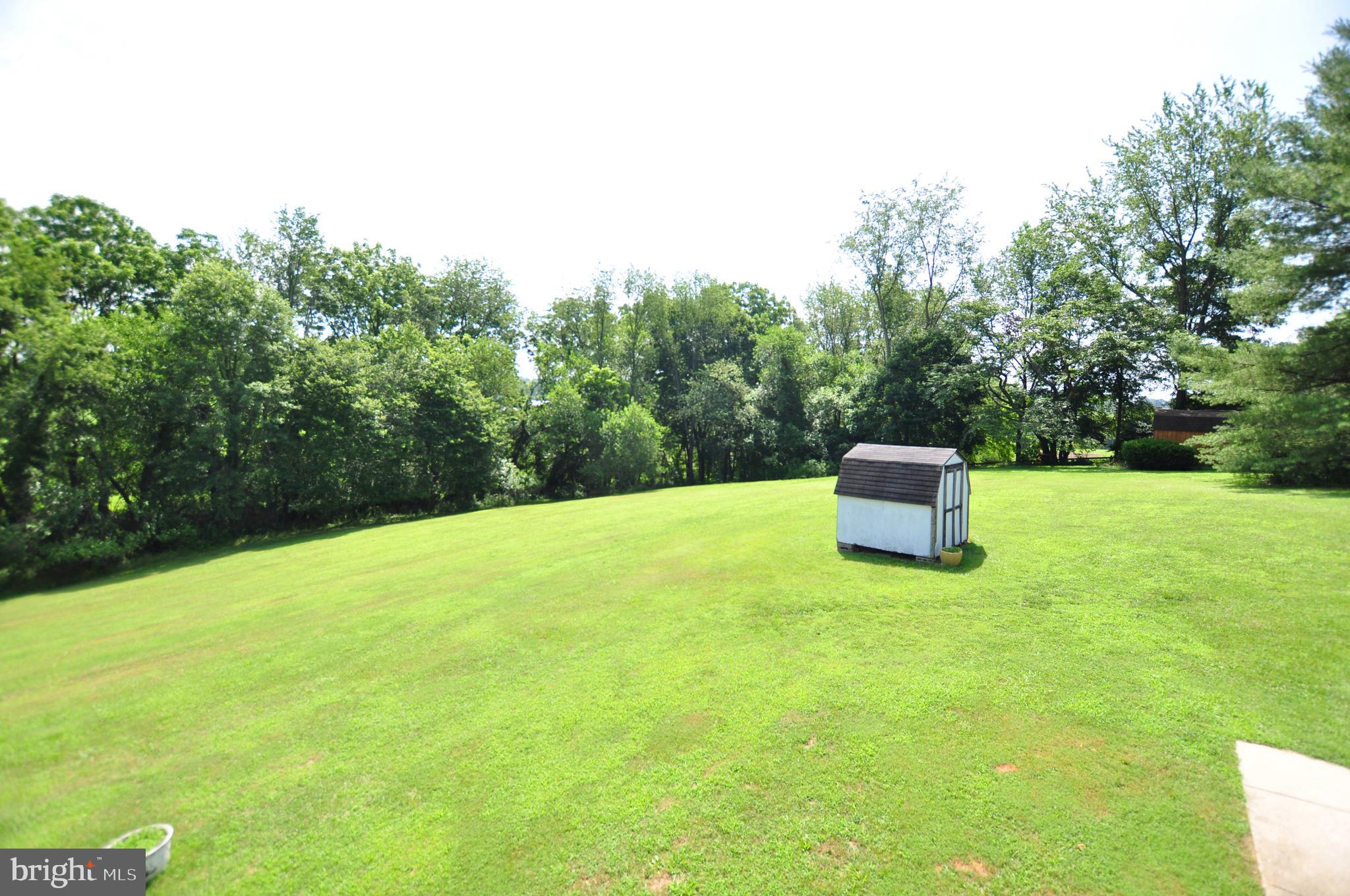 23309 Woodfield Road Gaithersburg, MD 20882 - Photo 32 of 69 Deck View