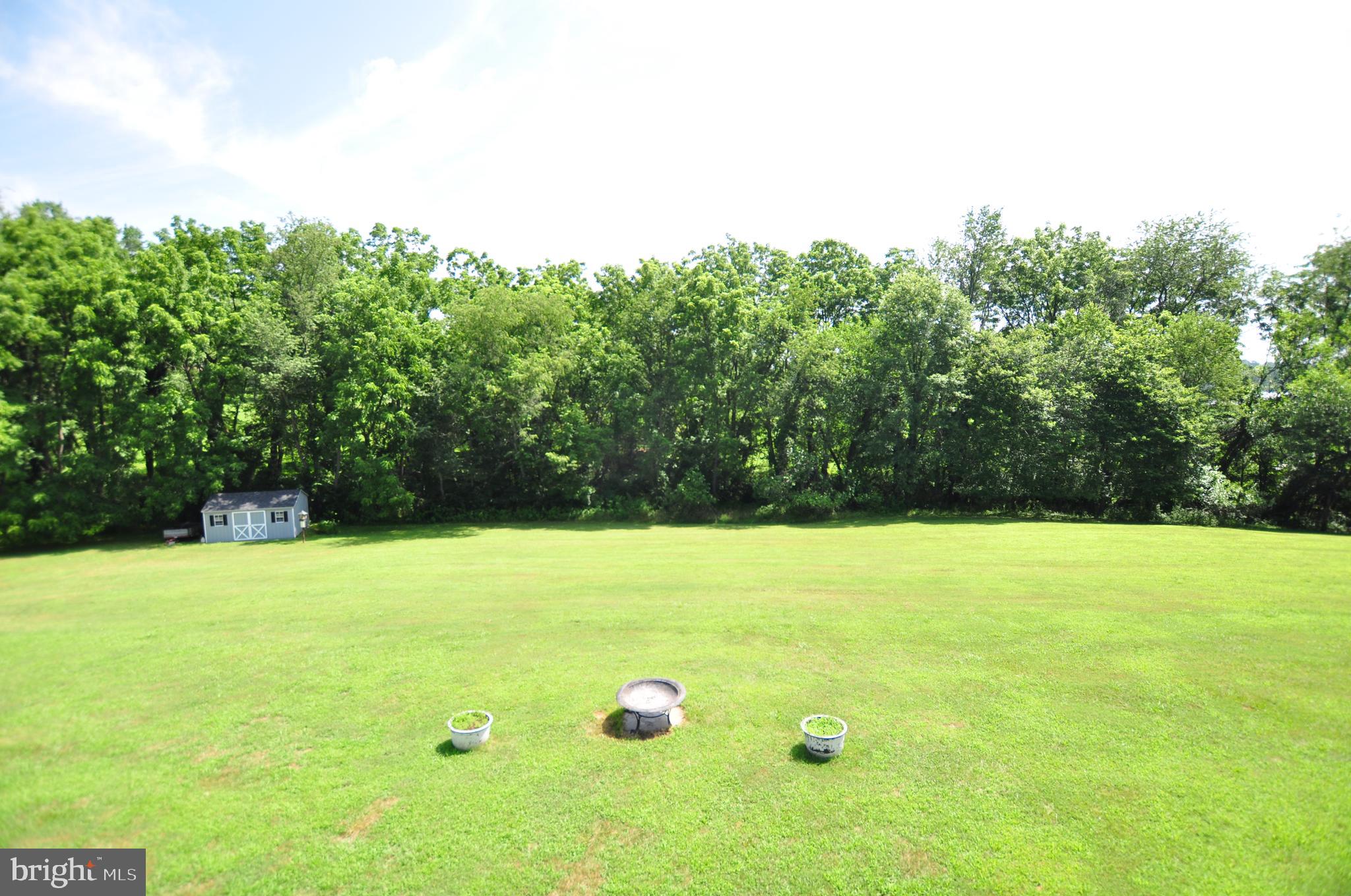 23309 Woodfield Road Gaithersburg, MD 20882 - Photo 33 of 69 Deck View