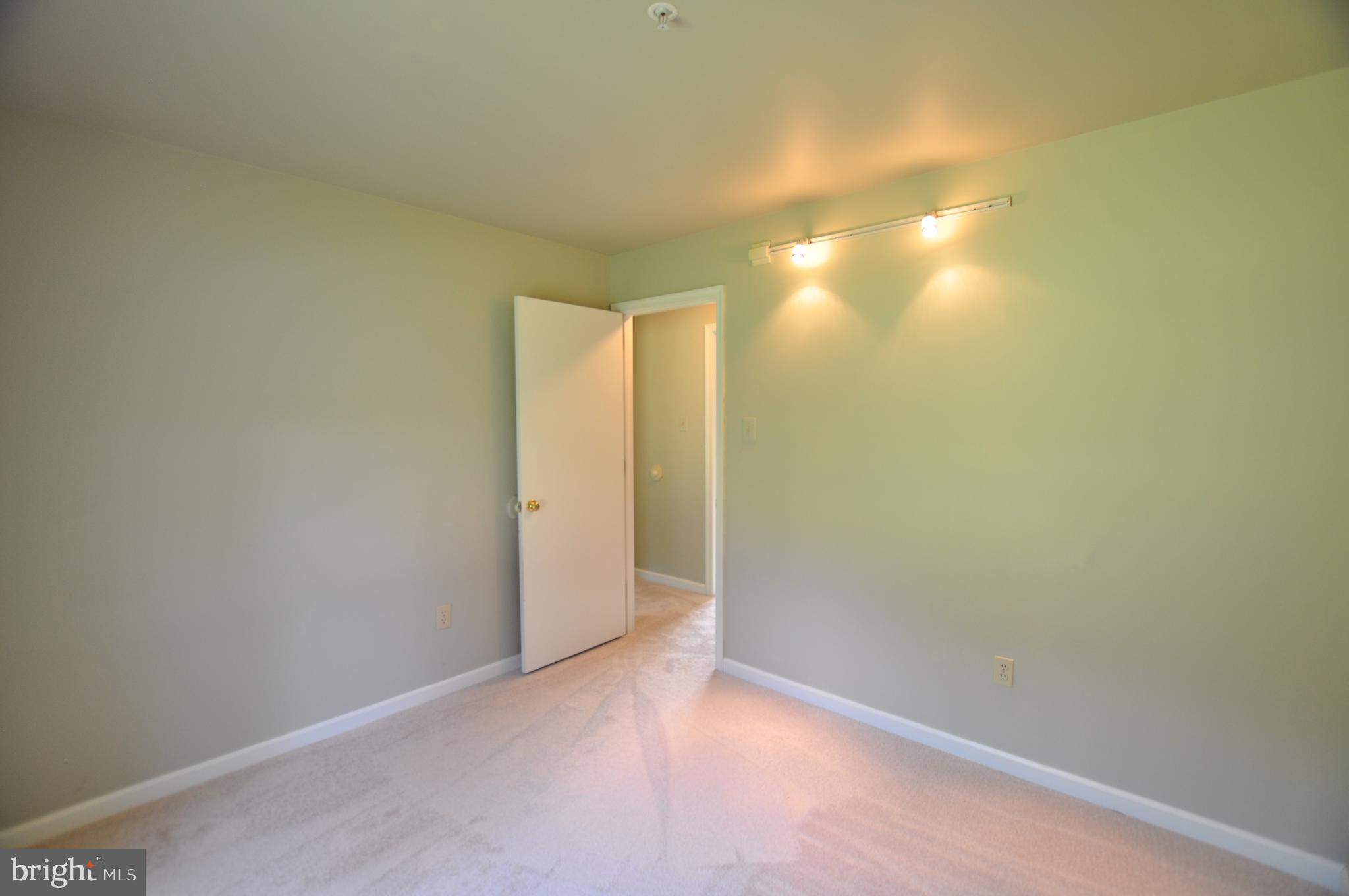 23309 Woodfield Road Gaithersburg, MD 20882 - Photo 39 of 69 BR 3