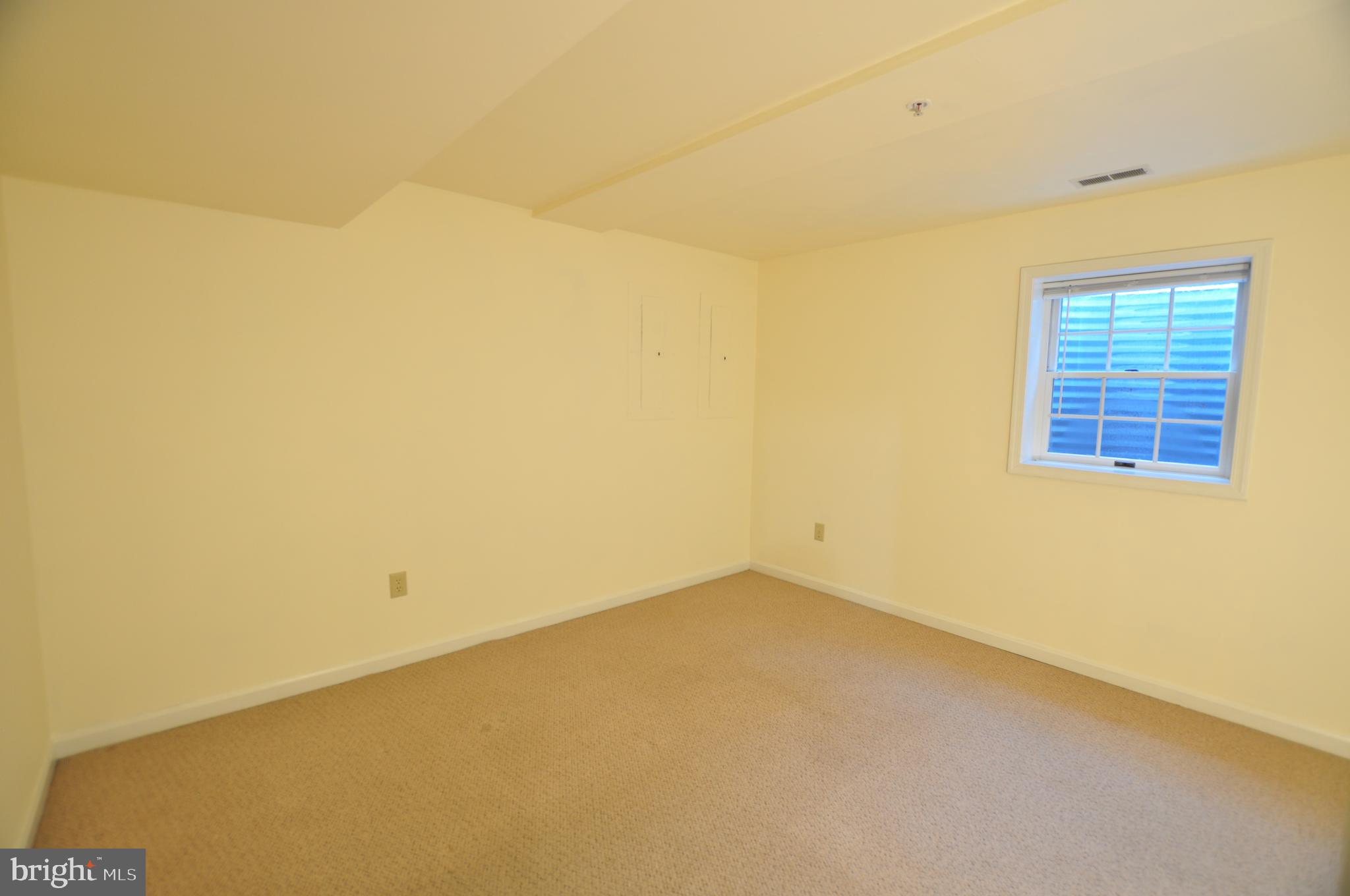 23309 Woodfield Road Gaithersburg, MD 20882 - Photo 58 of 69 Basement Bedroom #2