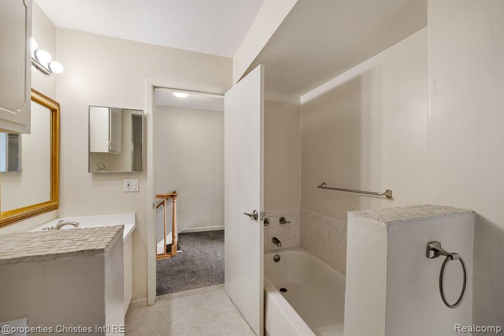 1413 Oakbrook Rochester Hills Rochester, MI 48307 - Photo 21 of 30