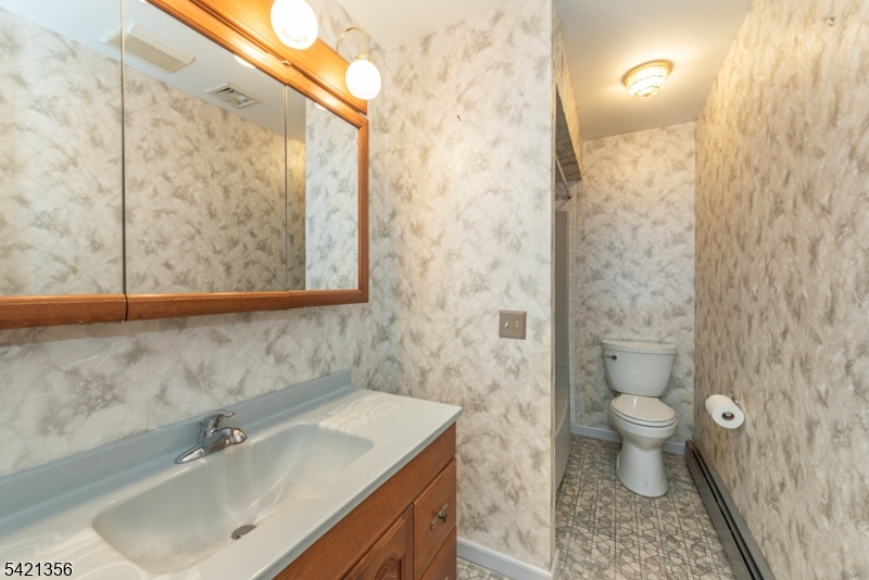 73 Fairmount Road Parsippany, NJ 07054 - Photo 14 of 23