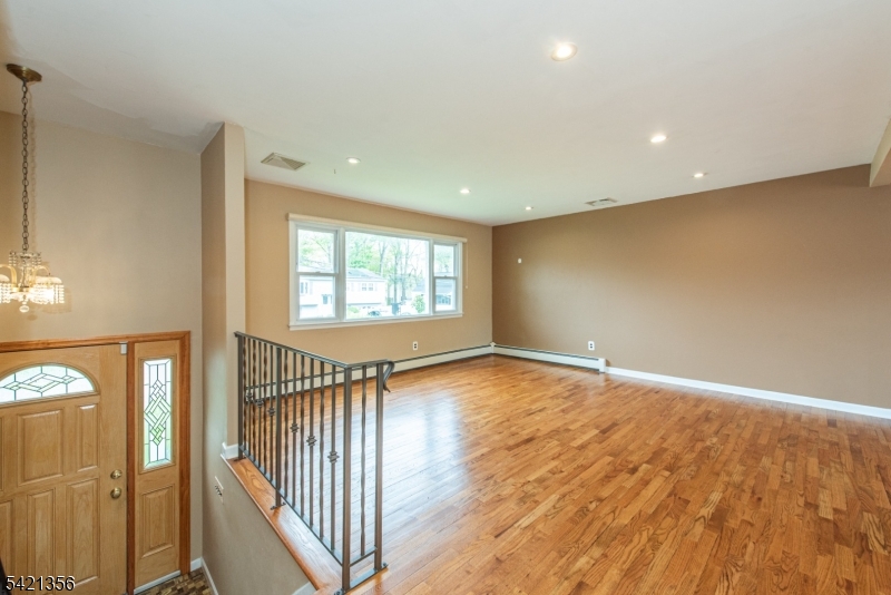 73 Fairmount Road Parsippany, NJ 07054 - Photo 2 of 23