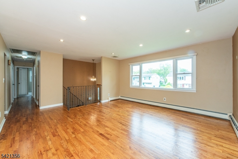 73 Fairmount Road Parsippany, NJ 07054 - Photo 3 of 23