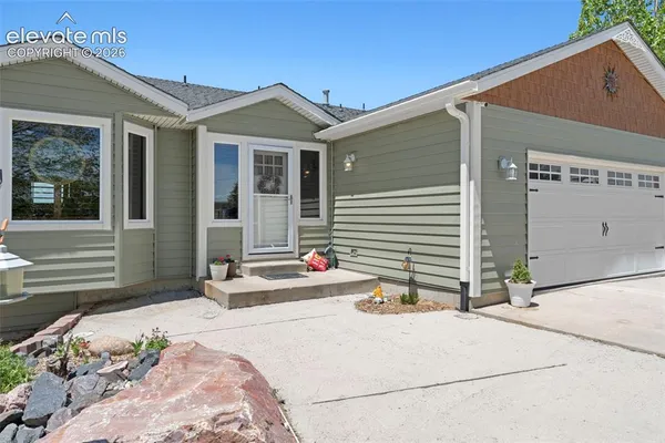 $850,000 | 8191 Sun Country Drive, Elizabeth, CO 80107
