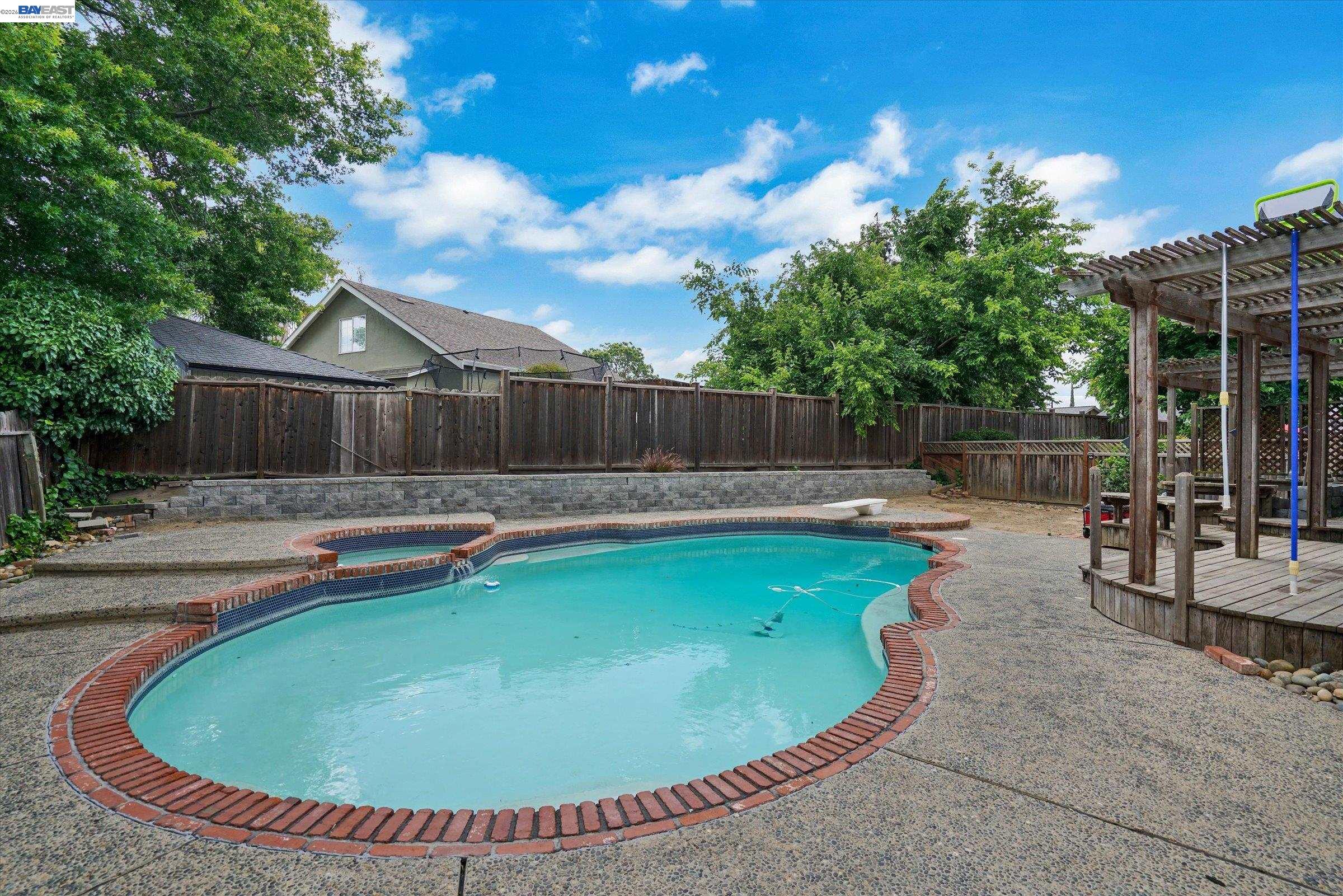 1463 Wilton Road Livermore, CA 94551 - Photo 7 of 34
