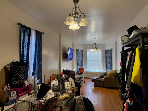 $1,650 | 856 North Lawndale Avenue, Unit 1, Chicago, IL 60651