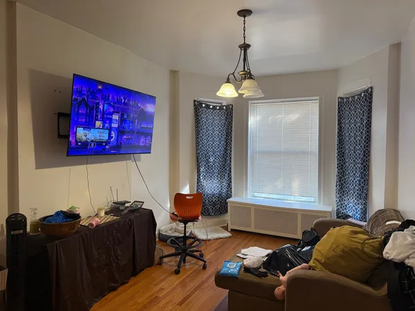 $1,650 | 856 North Lawndale Avenue, Unit 1, Chicago, IL 60651