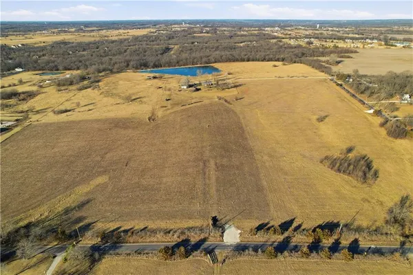 $259,900 | 34506 East Stewart Road, Lone Jack, MO 64070