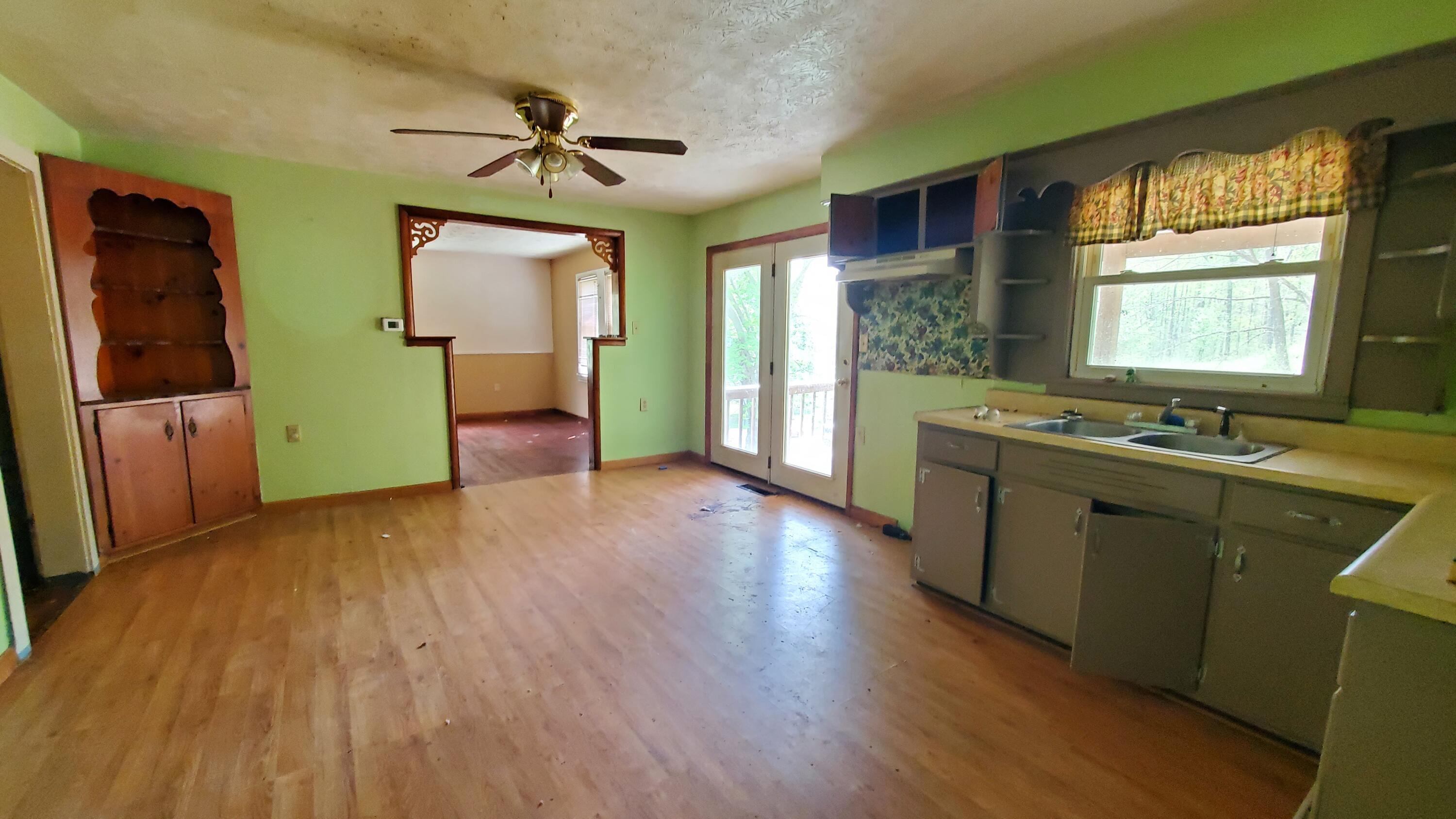 51 Old County Road McKee, KY 40447 - Photo 5 of 31 kitchen