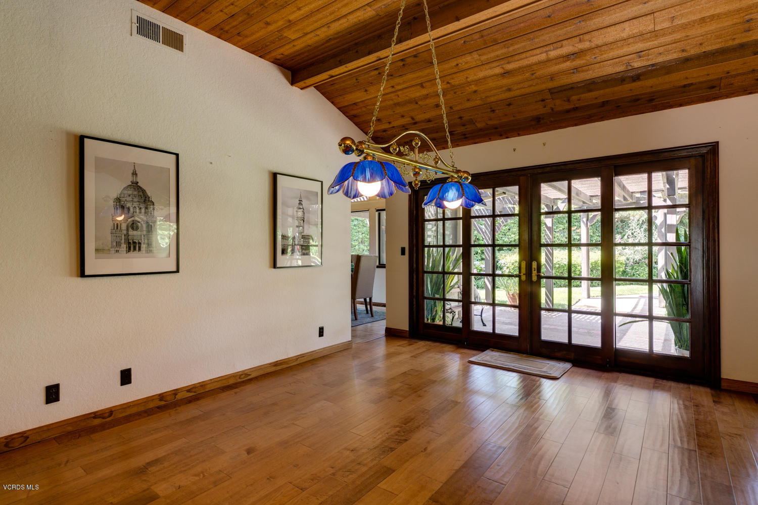 11808 Pradera Road Camarillo, CA 93012 - Photo 14 of 37 TwoFishDigital_11808Pradera-18